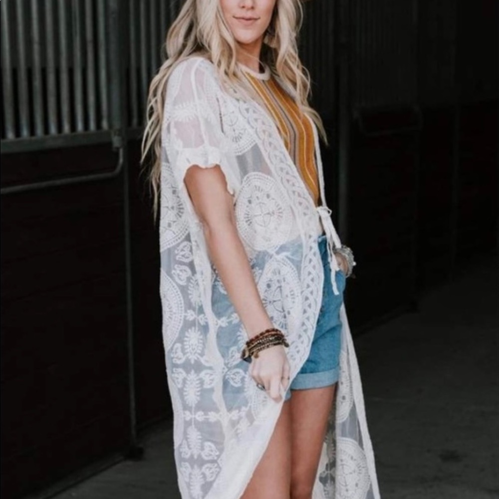 Brand new with tags Three birds nest Cheri scallop lace duster very detailed - Picture 3 of 6